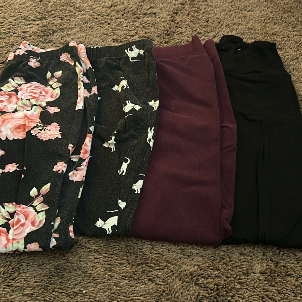 🌟Bundle of 4 S and XS Leggings-Rue 21, Forever 21, American Eagle